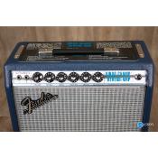 Fender 68 Custom Vibro Navy blue